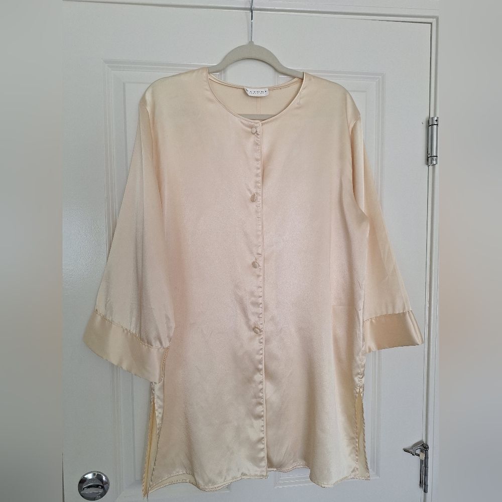 Natory golden robe size M-?‎
